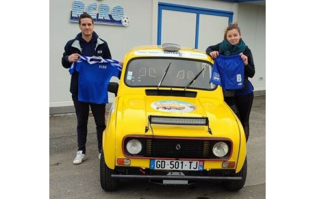 Don de maillots pour l'association &quot;Enfants du désert&quot;